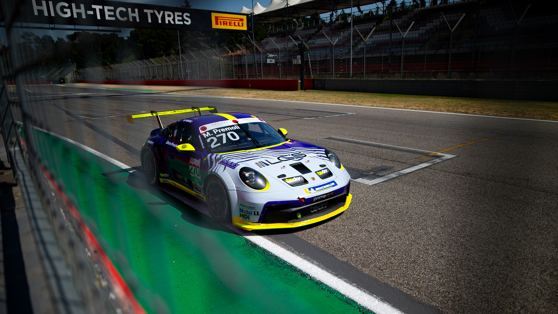 Marco Premoli in pista durante i test con BeDriver Academy in preparazione al debutto nel Porsche Sprint Challenge Suisse.